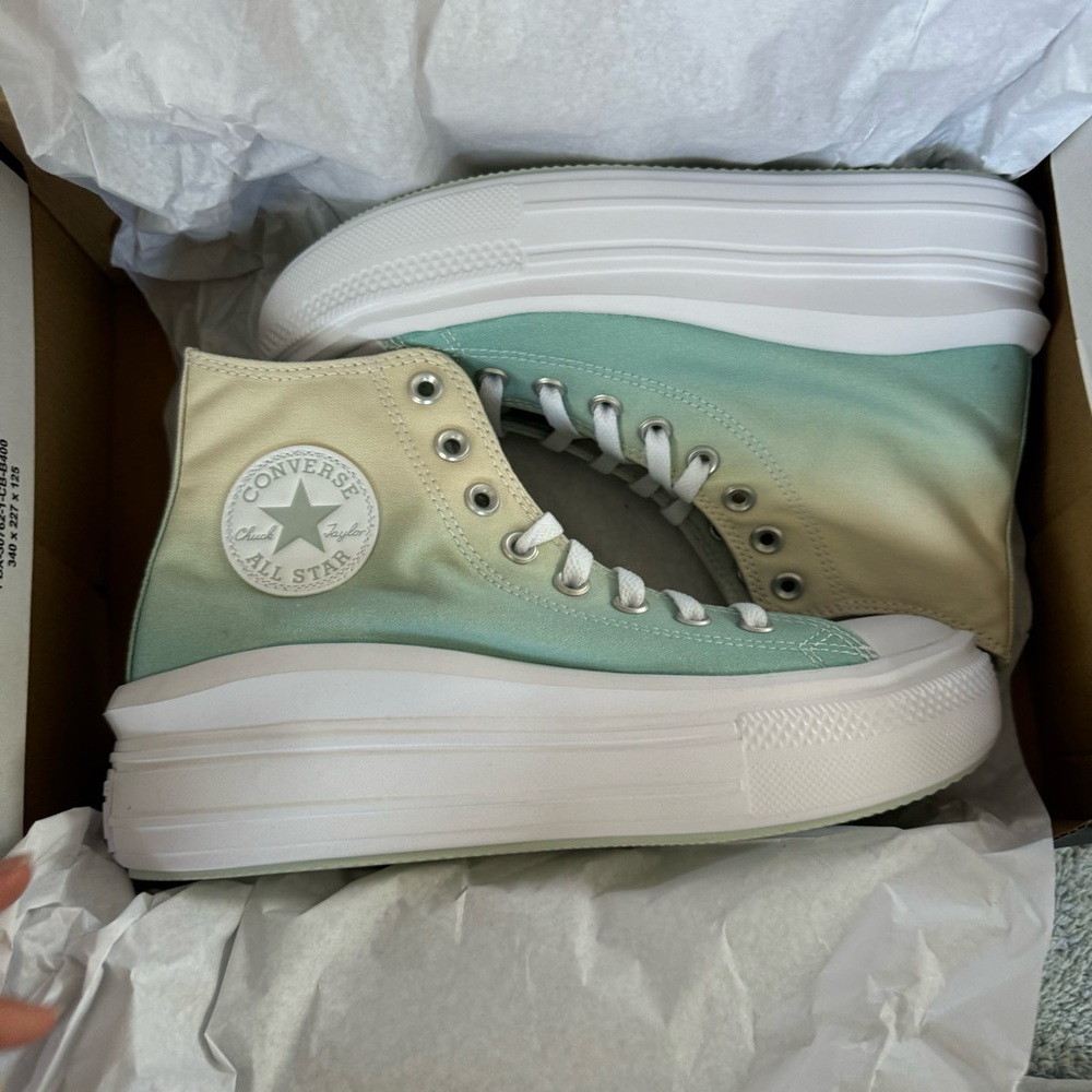 Converse Platform BNWT 8.5 Blue